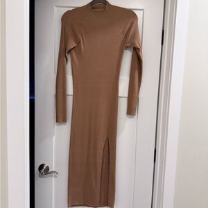 Wilfred Long Sleeve Ribbed Maxi Dress in Camel Brown